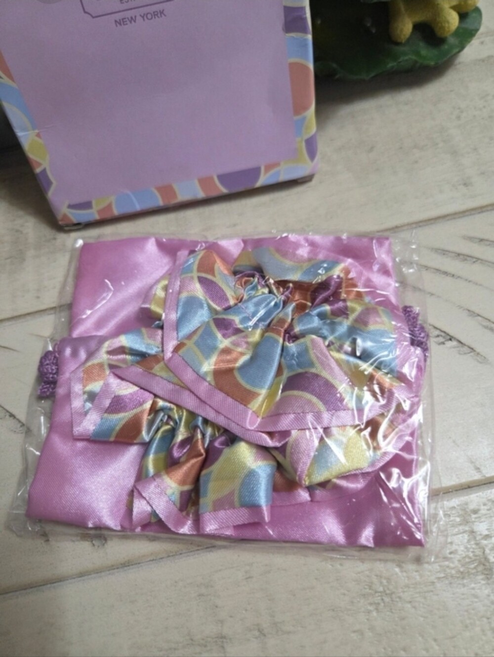 Coach x CanCam Japan Exclusive Floral Satin Scrunchie & Pouch Set, NWT - Picture 6 of 15